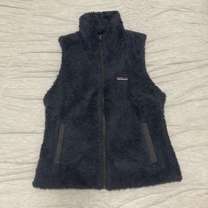 Patagonia fuzzy vest, gray/purple color, size medium!